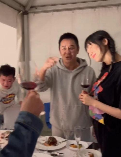 邹市明夫妇最新爆料视频,拳王背后的温馨瞬间  第3张